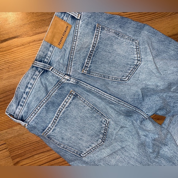 Aritzia Denim Forum Joni High Rise Loose 29L - Size 24 - Picture 4 of 4